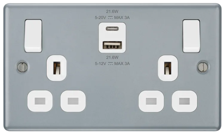 BG Electrical Doppelsteckdose Mit USB-Schnellladung – Typ A & C, 22 W, Metallverkleidet, Weiß