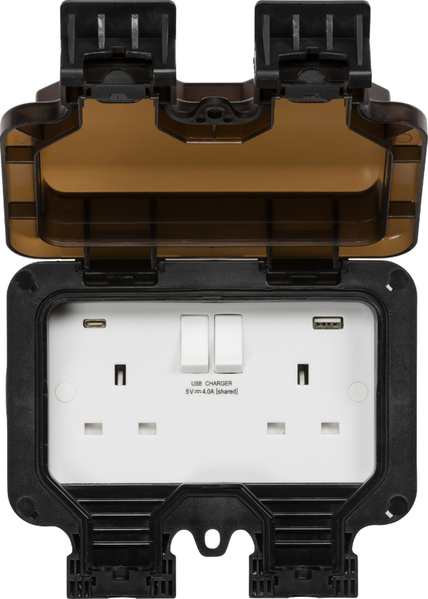 Knightsbridge MLA  OP94 IP66 13A 2G SP Switched Socket with Dual USB A+C [5V DC4.0A shared]