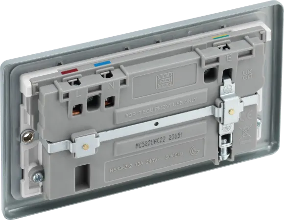 BG MC522UAC22 Double switched single pole, with USB A + C (22W)