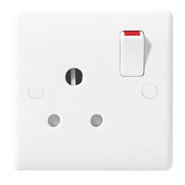 BG 899 Nexus White Moulded Single Switched 15A Power Socket (Round Pin)
