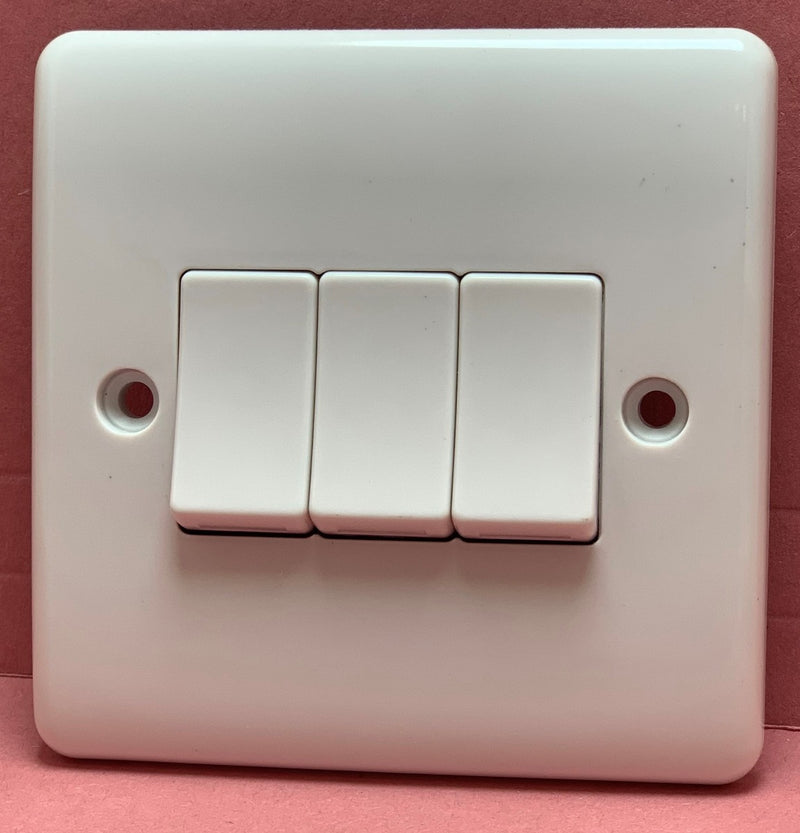 Quadrant Curveline Triple Light Switch 2 way 10A - QC306