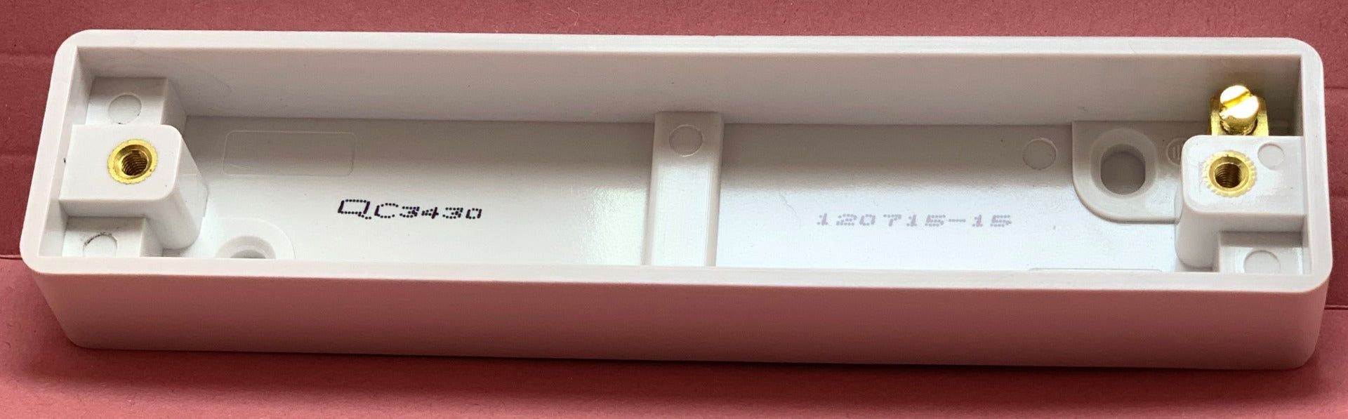 Quadrant QC3430 2-Gang Architrave Box