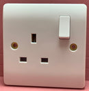Quadrant Curveline 13A Single Switched Socket SP - QC405