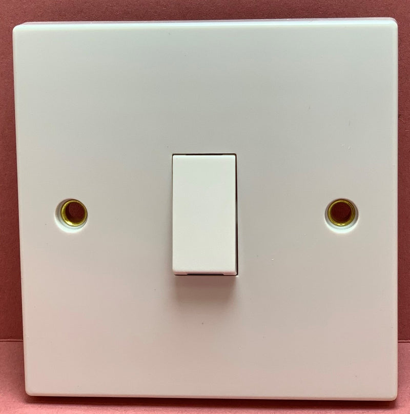 Quadrant XL Single Light Switch 2 Way 10A - QXL302