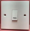 Quadrant XL 10A 1G Retractive Switch Press - QXL316