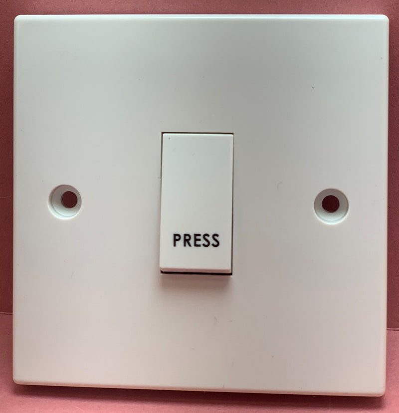 Quadrant XL 10A 1G Retractive Switch Press - QXL316